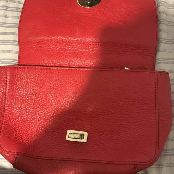Tory Burch red leathe have somes scratch but is like new - Picture 2 of 6